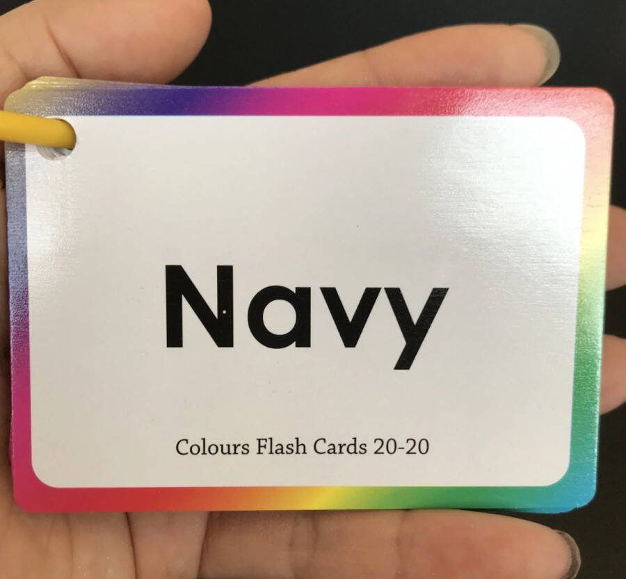 Yoyo kids Kleurkaarten Kleuren Leren Flash Cards Engels Kleurherkenning Leren Hardcover Doos Kaarten Duurzaam Kwaliteit Stevig Materiaal Leerzaam Engelse Kleuren Educatief
