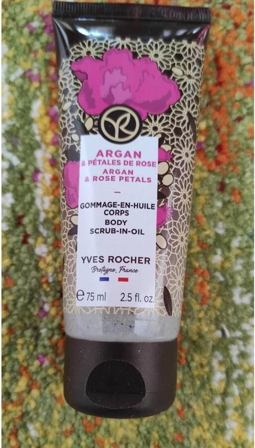 Yves Rocher Body scrub in Oil Angan & Rose Petals 75 ml