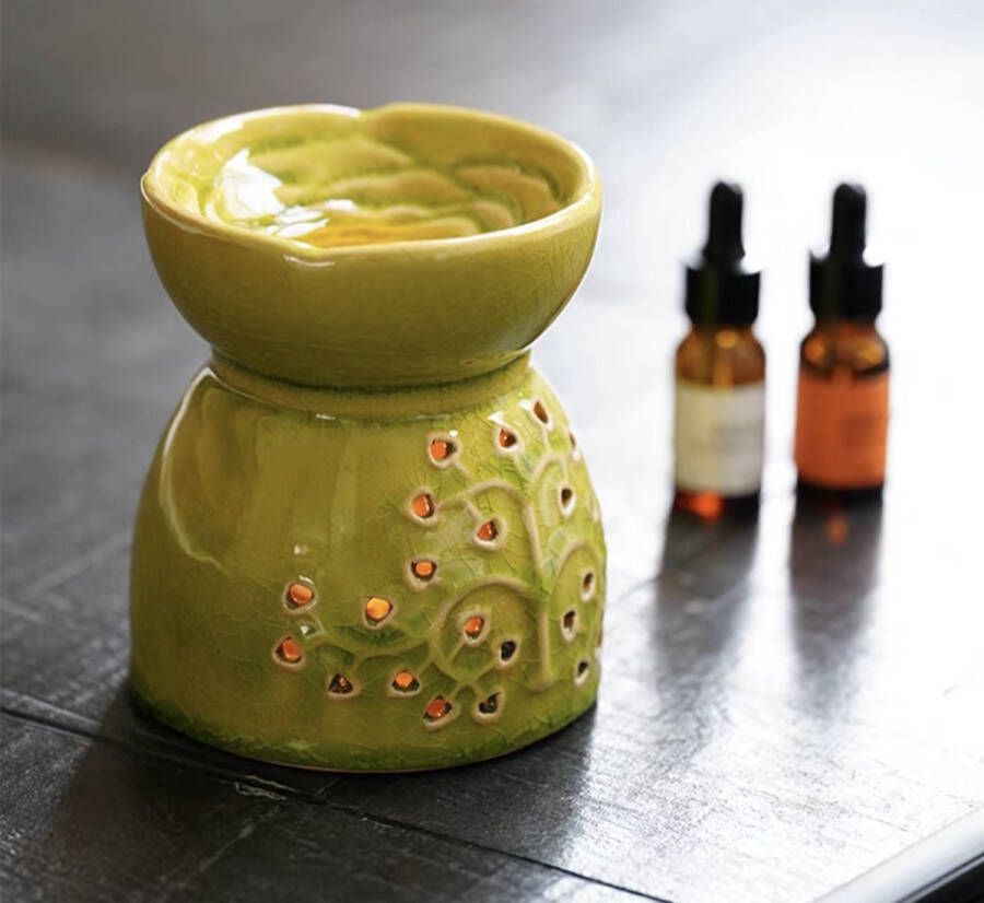 Zhu Aromabrander voor geurolie of wax smelt.Mooie aromatherapie-oliebrander in groen keramiek met' Boom van het leven' 10x11cm