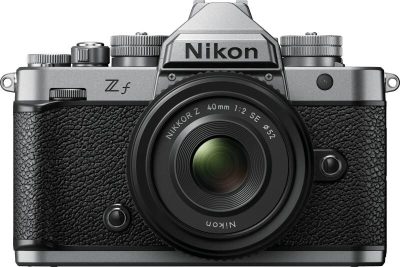 Nikon Z f Zilver + NIKKOR Z 40mm f 2.0