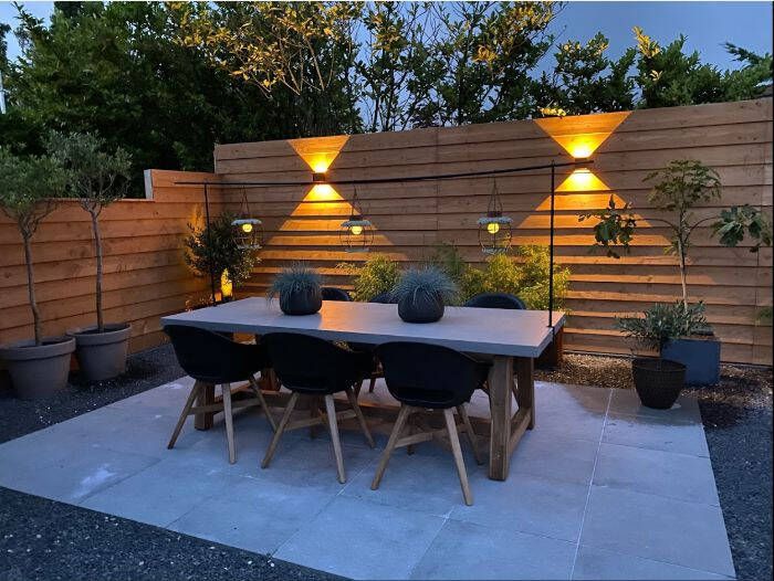 Tronix Wandarmatuur CUBE 10x10x10 Zwart Up en Down 6W 3000K 220 lumen kubus vorm dimbaar voor binnen buiten