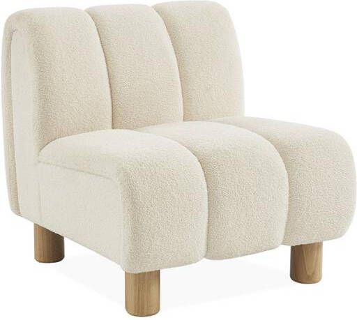Sweeek Relaxfauteuil met afgeronde poten in hout en boucléstof