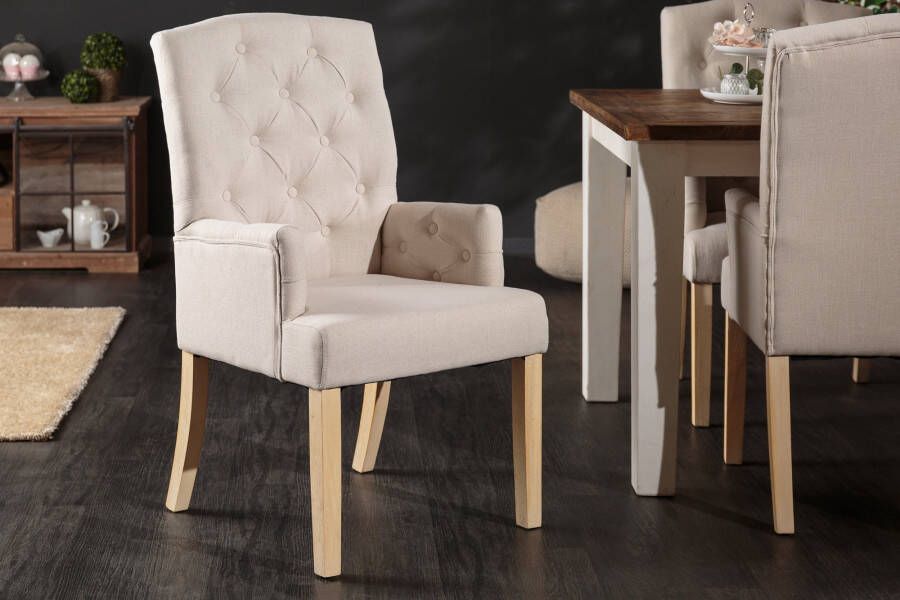 Invicta Interior Elegante armleuningstoel CASTLE beige met Chesterfield-quilt in landelijke stijl 40073