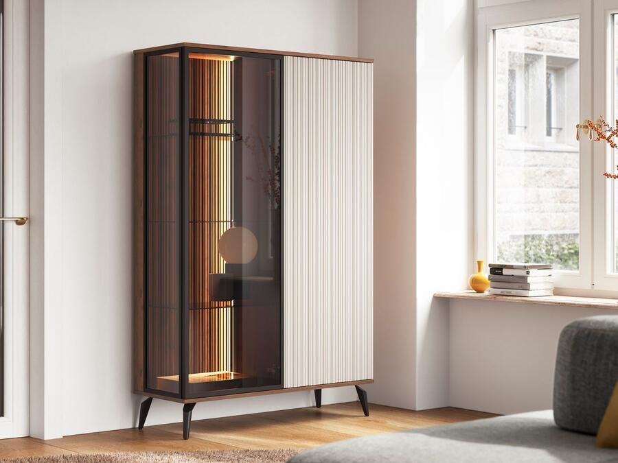 Mobistoxx Vitrinekast VENRUTA 2 deuren warmia walnoot kasjmier met led