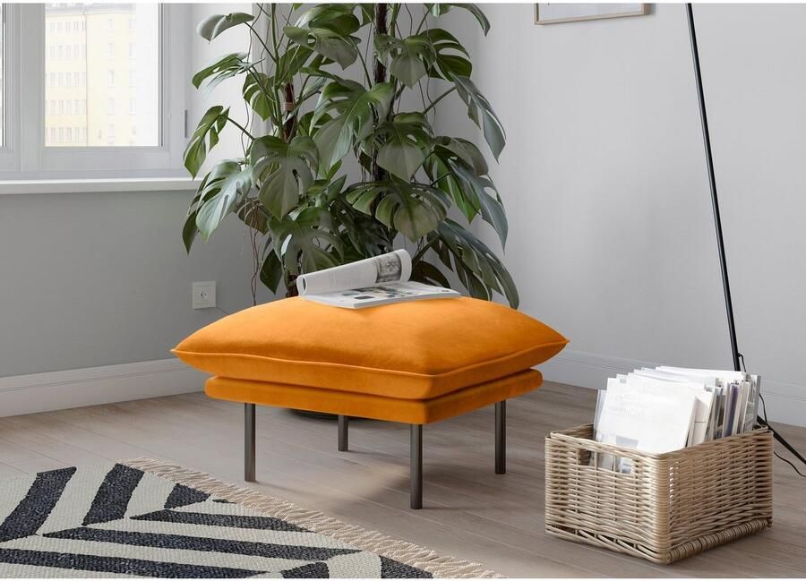 Andas Hocker Stine Bijzonder design door kussen-look en opstaande naad by Morten Georgsen