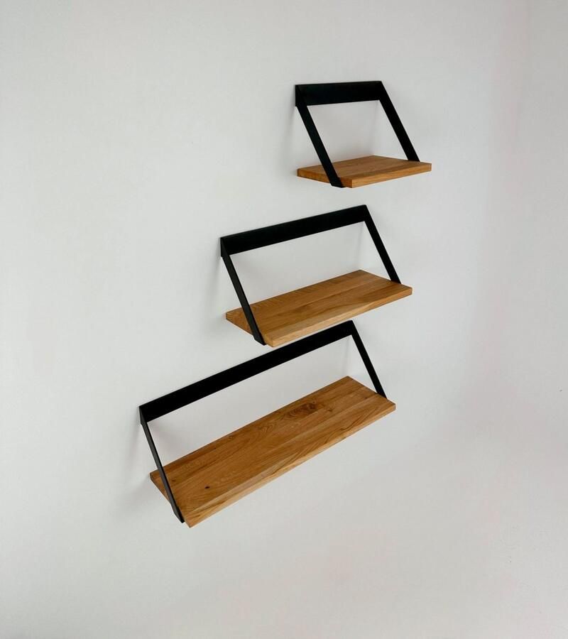 Andas Wandplank Lemberg van metaal met legplank van massief eiken