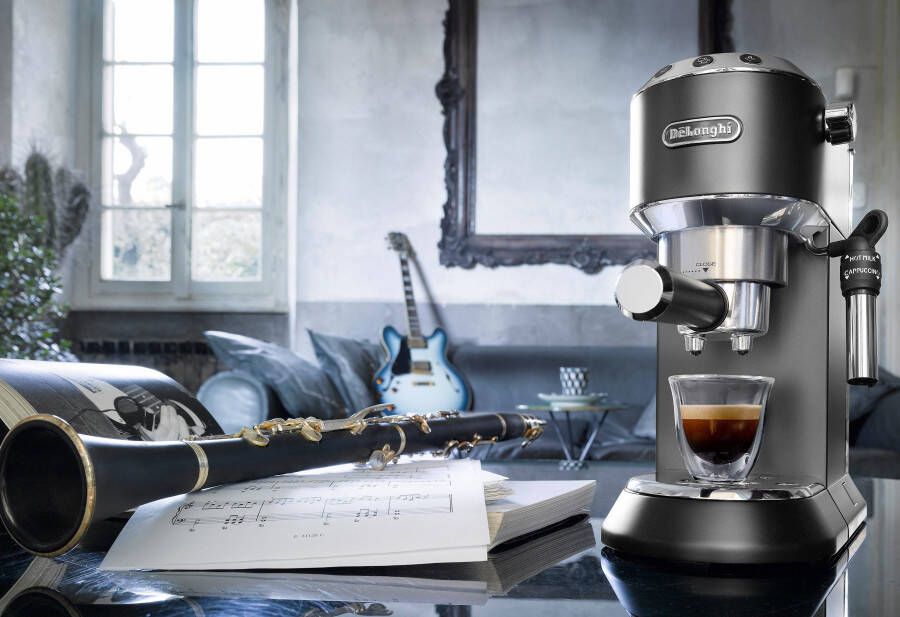 De'Longhi Filterapparaat Dedica Style EC 685.B 1350 watt 15 bar