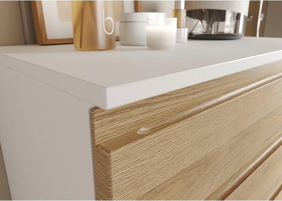 GERMANIA Hoge kast Torrance met verstelbare planken en poten van metaal greeploos design