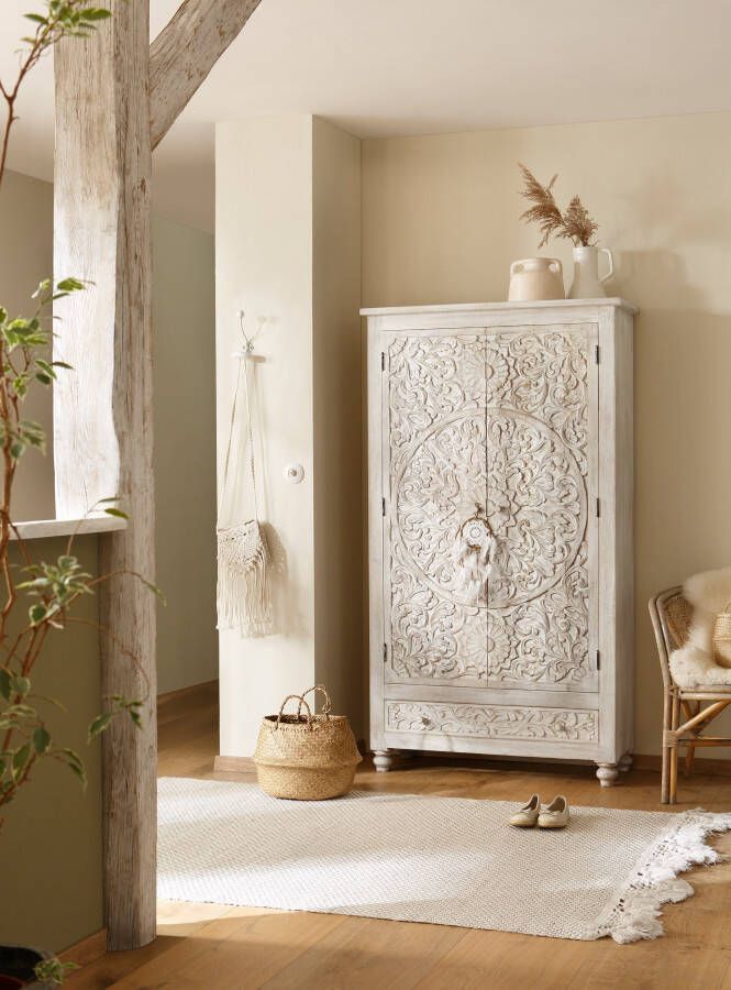 Home affaire Draaideurkast FENRIS gemakkelijk te onderhouden mangohout met decoratief houtsnijwerk hoogte 180 cm
