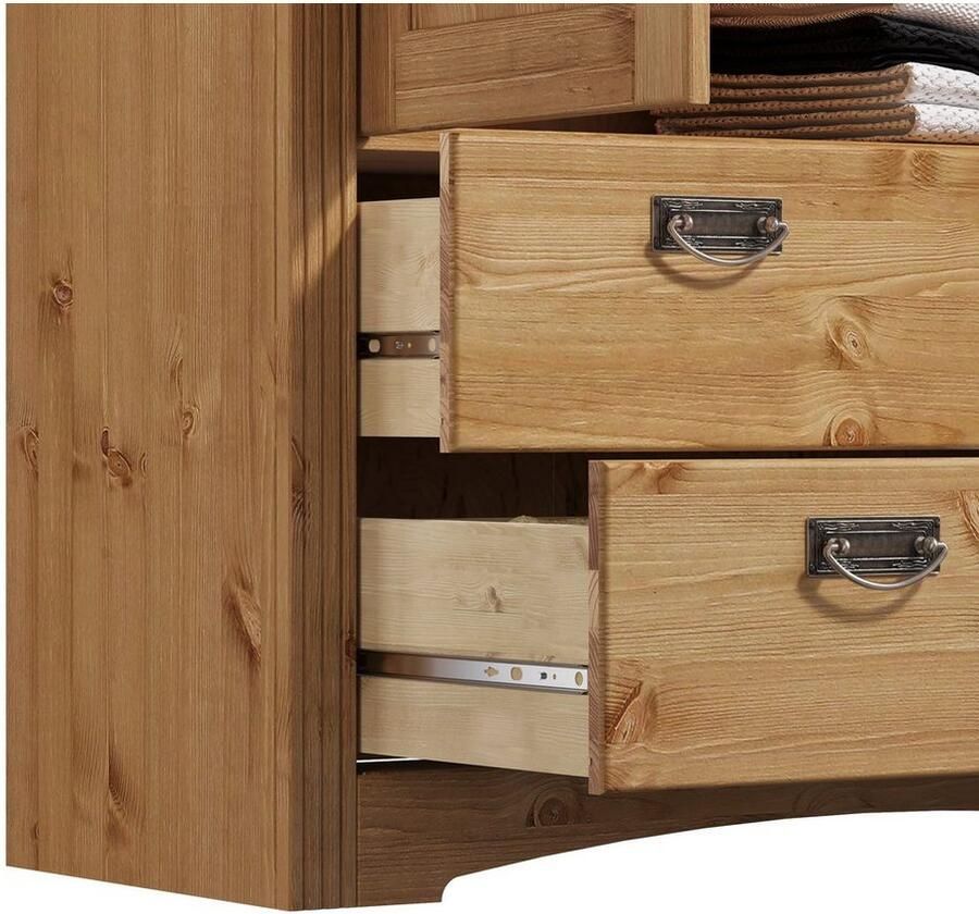 Home affaire Linnenkast Konrad van massief grenen met veel bergruimte