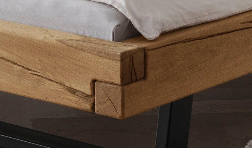 Home affaire Massief houten ledikant Ultima balkenbed tweepersoonsbed voeten van metalen kuip FSC -gecertificeerde wilde eik of spar veel breedtes om uit te kiezen