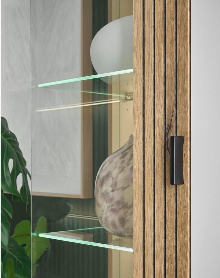 INOSIGN Vitrinekast Hudson opberghangkast in moderne trendkleur handgrepen van metaal (zwart) hoogte 180 cm