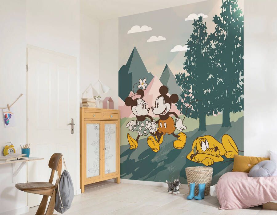 Komar Fotobehang Vlies fotobehang Mickey & Minnie Embrace Nature grootte 200 x 250 cm (1 stuk)