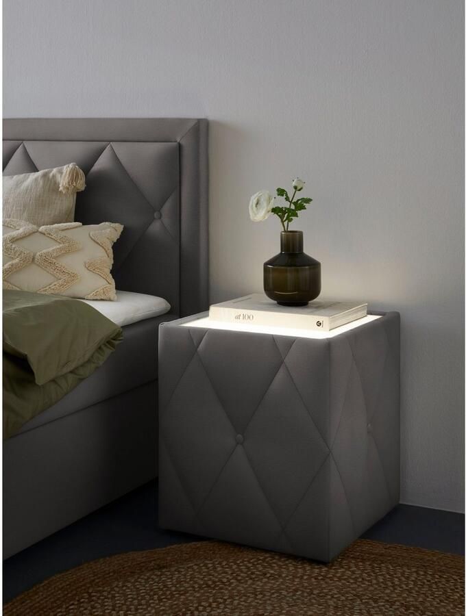 Leonique Nachtkastje Alfie met verlichting en bekleding van fluweel