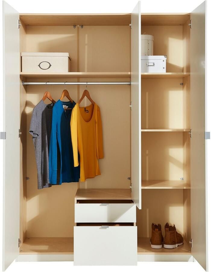 Priess Kledingkast met afgeronde elementen op de buitendeuren