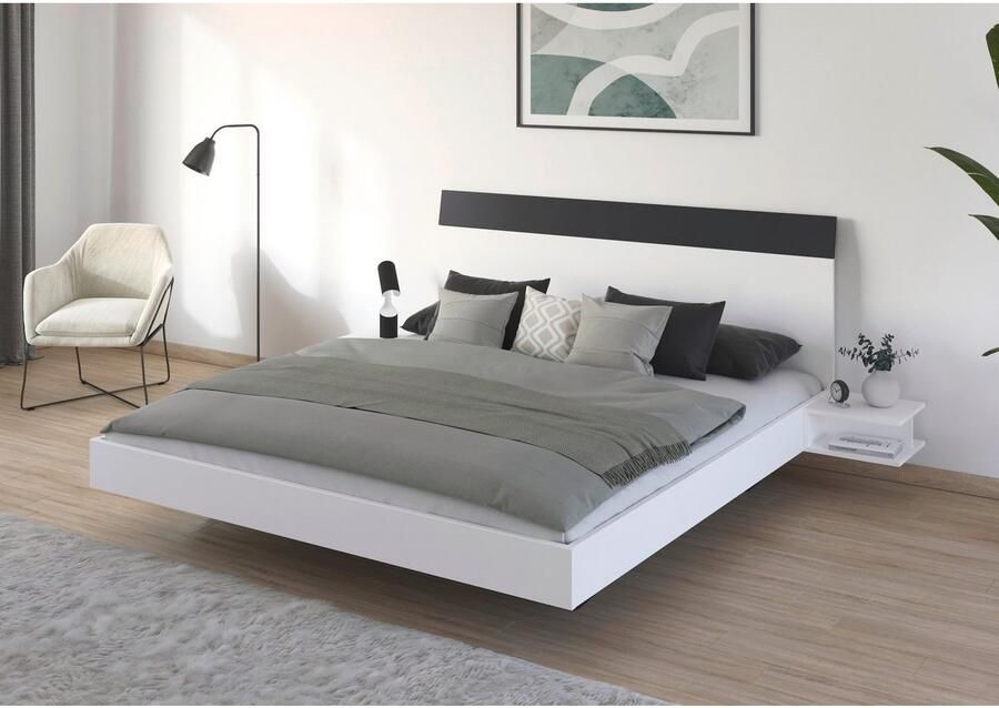 Rauch Ledikant Monza in zwevend uiterlijk en hoog hoofdeinde met 2 nachtkastjes