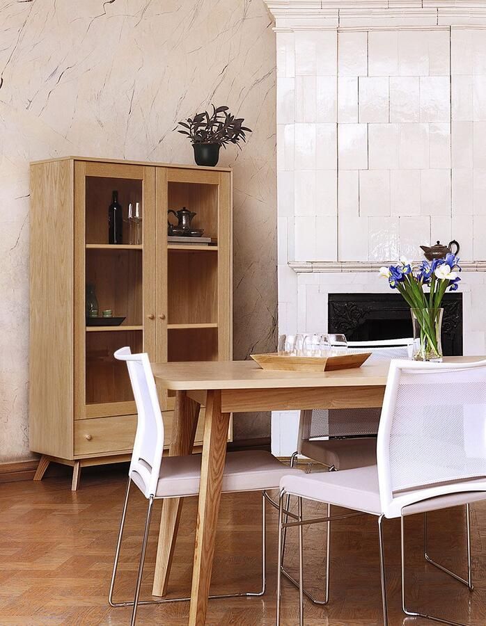 Woodman Vitrinekast Kensal in eenvoudig scandinavisch design houtfineer van eiken fsc