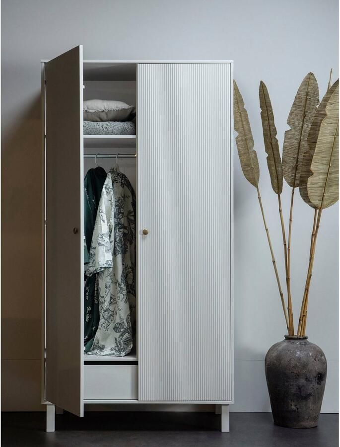 WOOOD | Madu garderobekast grenen wolkengrijs | Slaapkamerkasten | Linnenkast