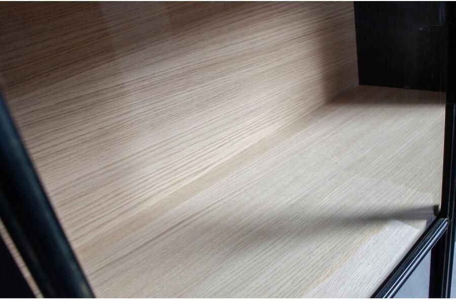 WOOOD Vitrinekast Silas met metalen deuren h 200 cm x b 100 cm