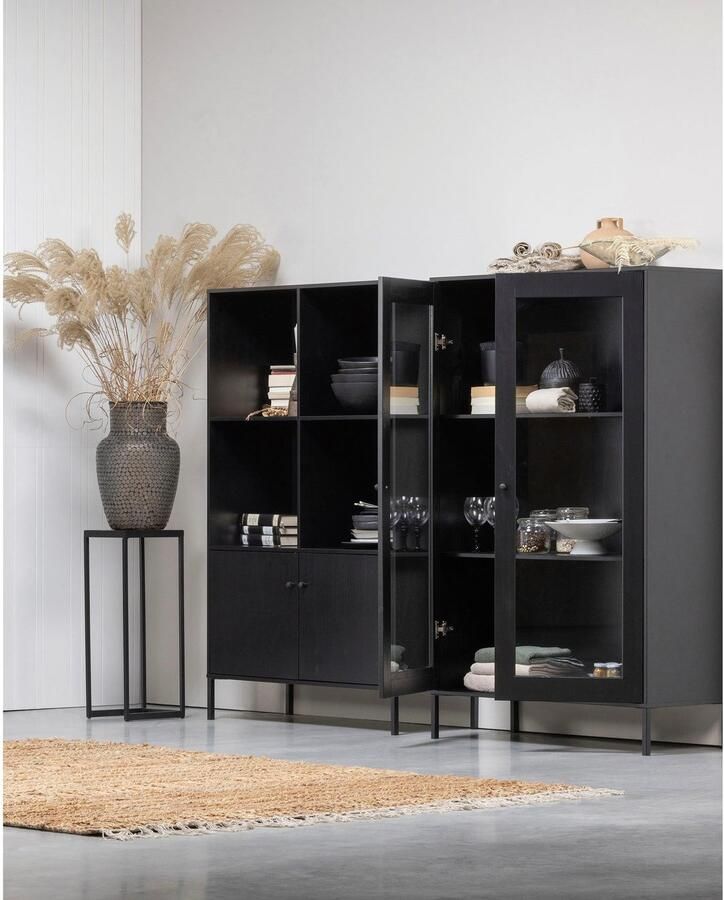 WOOOD | Xam vitrinekast grenen zwart | Woonkamer meubels | KastVitrinekast
