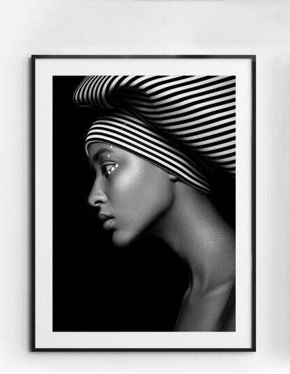 Sizland Dezign Poster Malala Gedrukt papier Zwart & Wit 50×70 cm