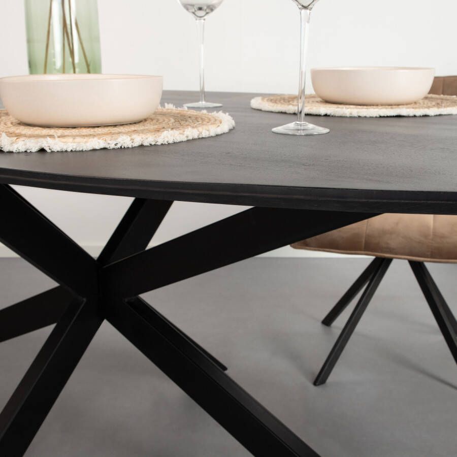 Livingfurn Ovale Eettafel 'Oslo' Acaciahout en staal kleur Zwart 160 x 90cm