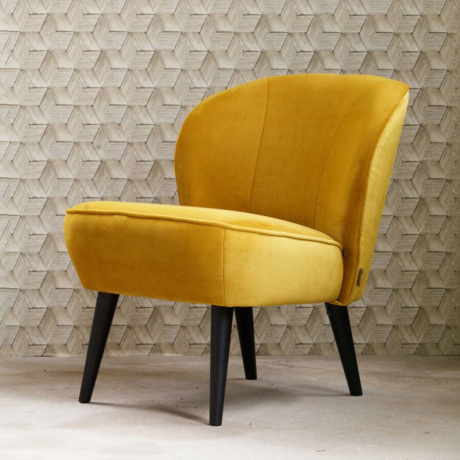 WOOOD Fauteuil 'Sara' Velvet kleur Okergeel