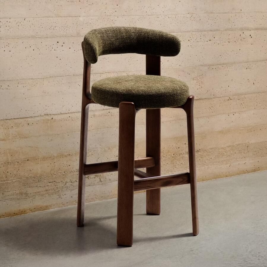 Kave Home Barkruk Granite Chenille en essenhout Groen Bruin (zithoogte 75cm)