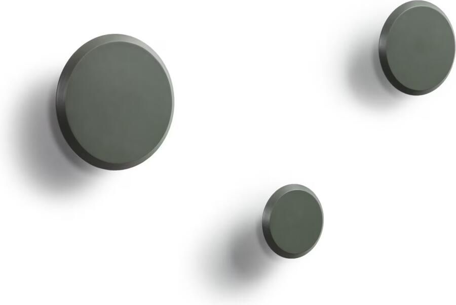 Kave Home Set van 3 Nadua hangers van massief hout met een natuurlijke groene afwerking