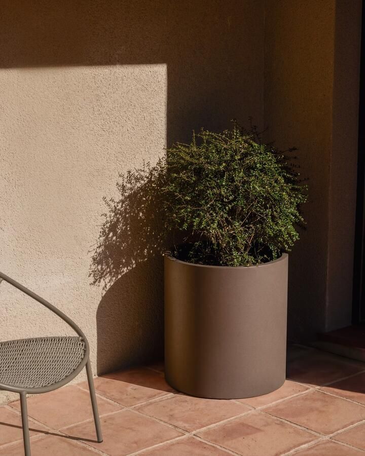 Kave Home Plantenpot Aiguablava 55cm hoog Bruin