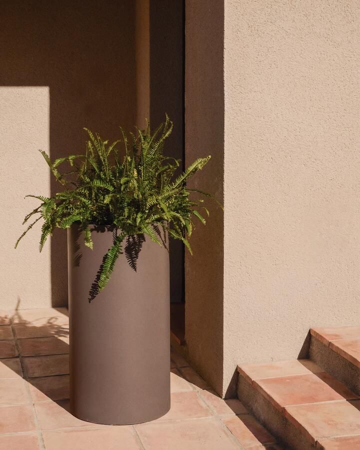 Kave Home Plantenpot Aiguablava 80cm hoog Bruin