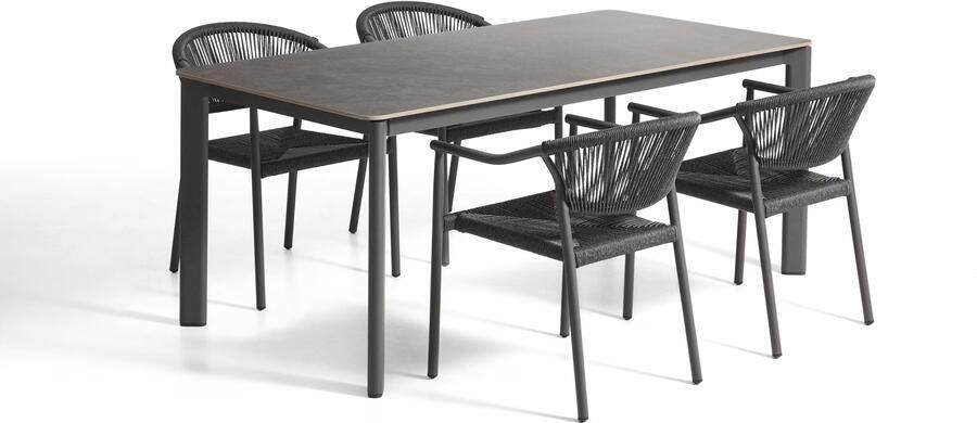 Kave Home Tuinset Anafi Met Anafi tuintafel en 4 Livadia stoelen 180 x 90cm Grafiet