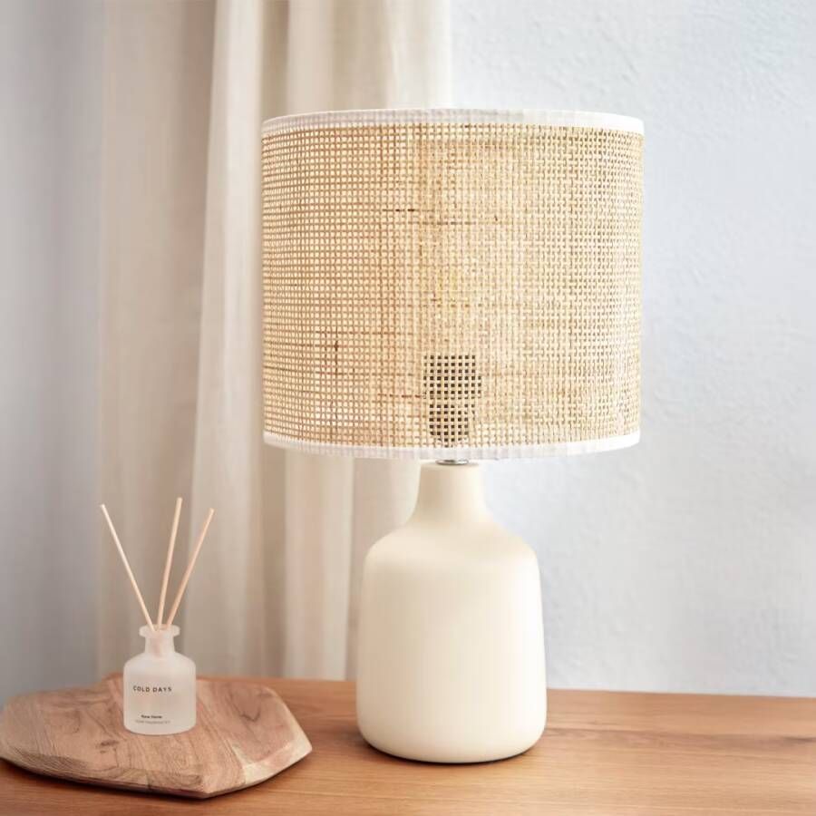 Kave Home Tafellamp Erna in wit keramiek en bamboe met natuurlijke