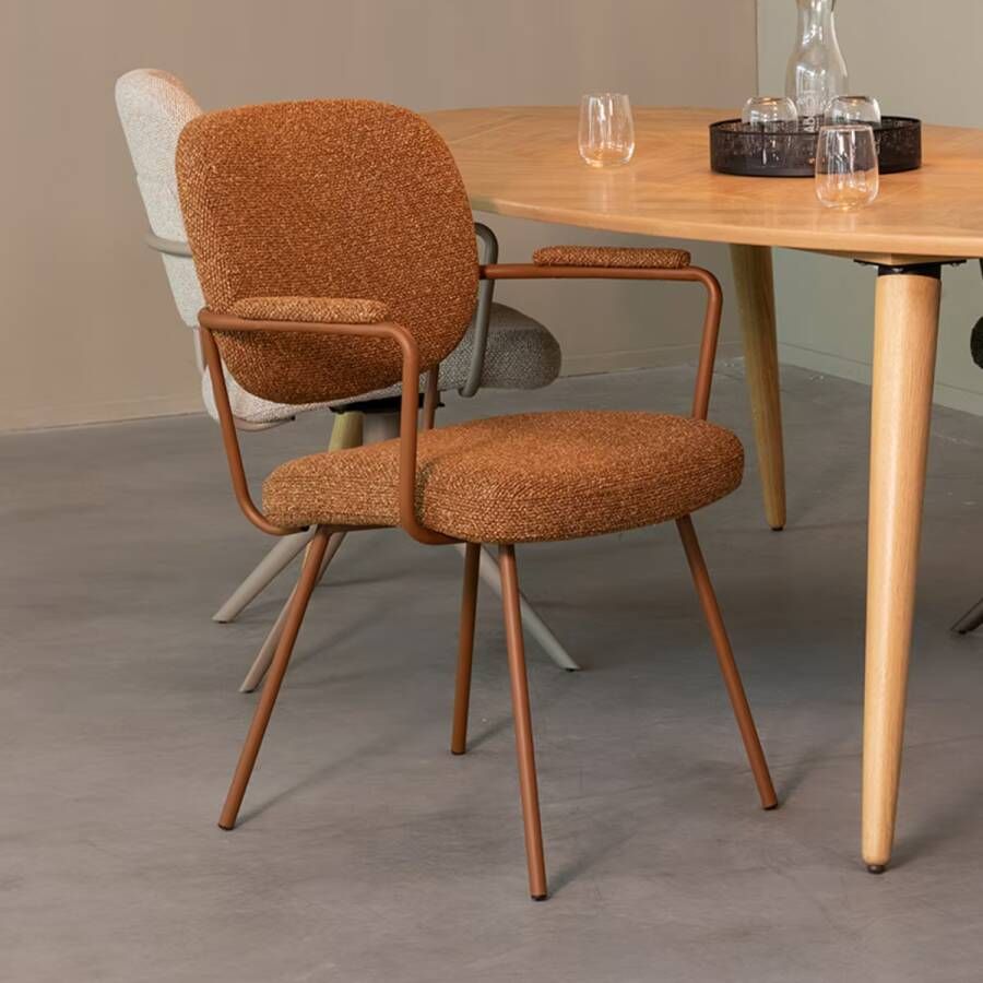 LABEL51 | Eetkamerstoel Lausanne Coral Boucle | Zitmeubels eetkamer | Armstoel