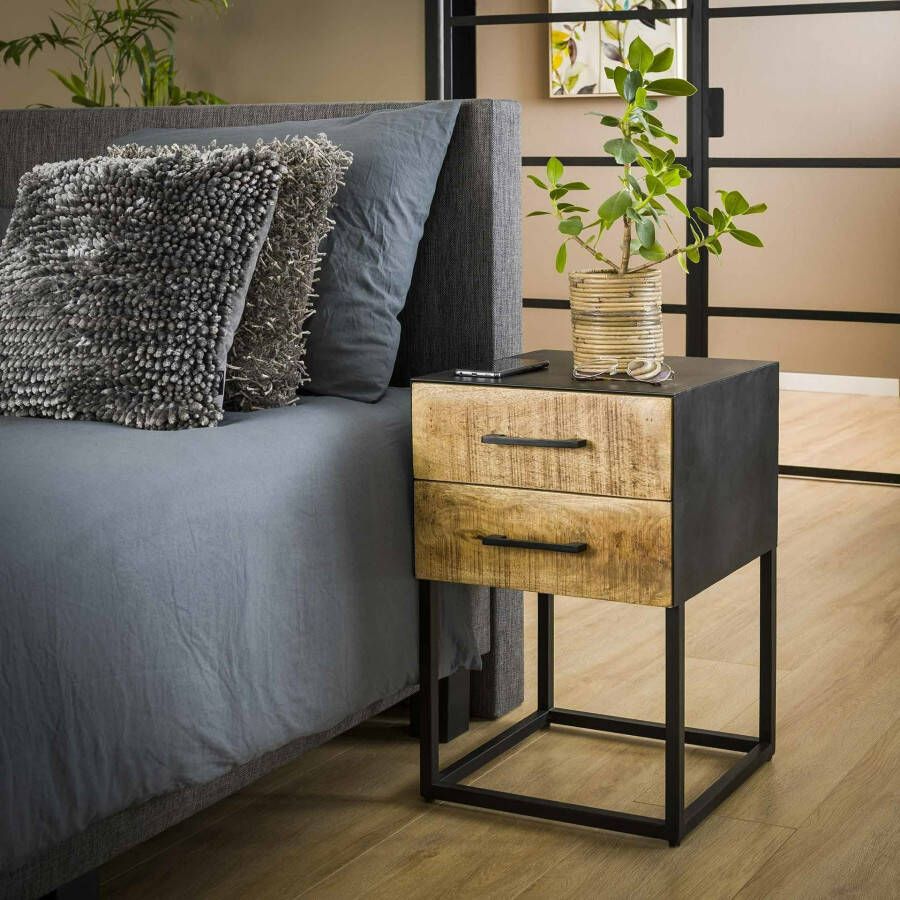 LifestyleFurn Nachtkastje Zoya Mangohout en metaal Massief mango blank antiek