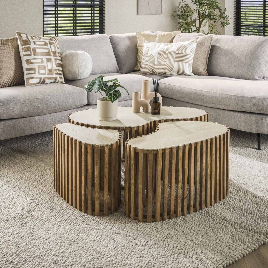 LifestyleFurn Organische Salontafel Beckie Mangohout en travertinlook Set van 3 stuks Massief mango zandkleur