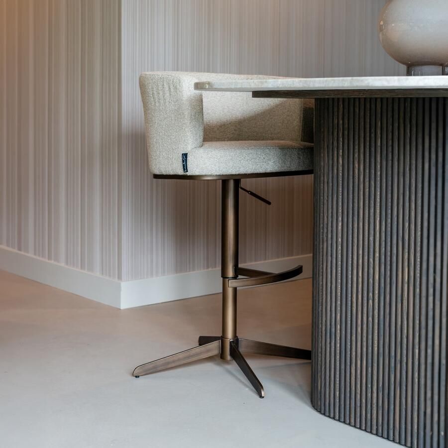 Richmond Interiors | Bar counterstoel Cheyenne biscotti | Eetkamer meubels | Barstoel