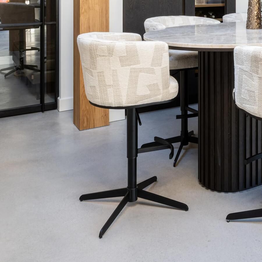 Richmond Interiors | Bar counterstoel Cheyenne beige graffic | Eetkamer meubels | Barstoel
