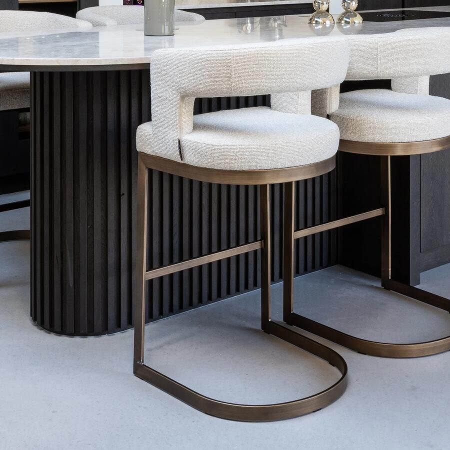 Richmond Interiors | Barstoel Ellis biscotti | Eetkamer meubels | Barstoel