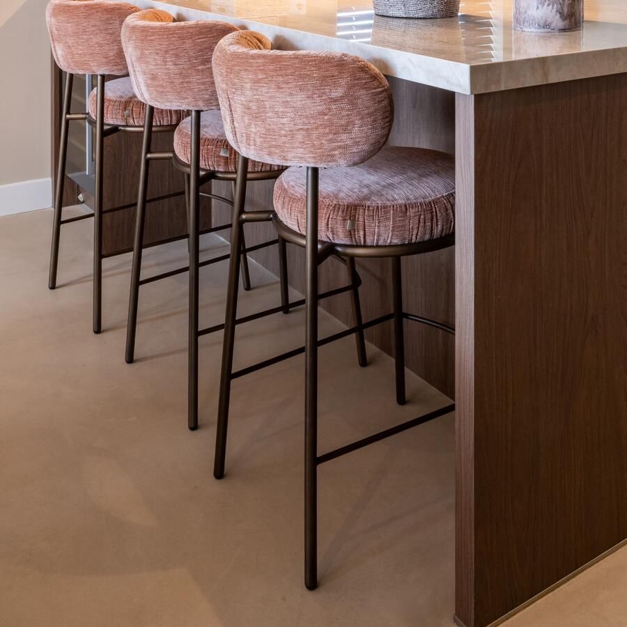 Richmond Interiors Richmond Barstoel Encanto Be Straight Mocha Mousse (zithoogte 67cm)