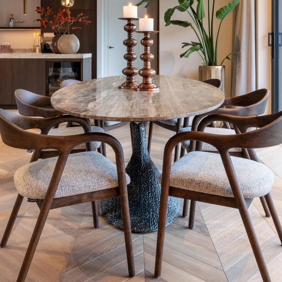 Richmond Interiors Richmond Ovale Eettafel Russo Travertin en brass 235 x 110cm Bruin Ovaal