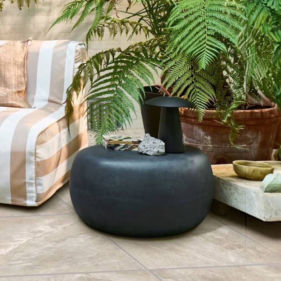 vtwonen Bijzettafel Pebble Betonlook 65 x 49cm Zwart Organisch