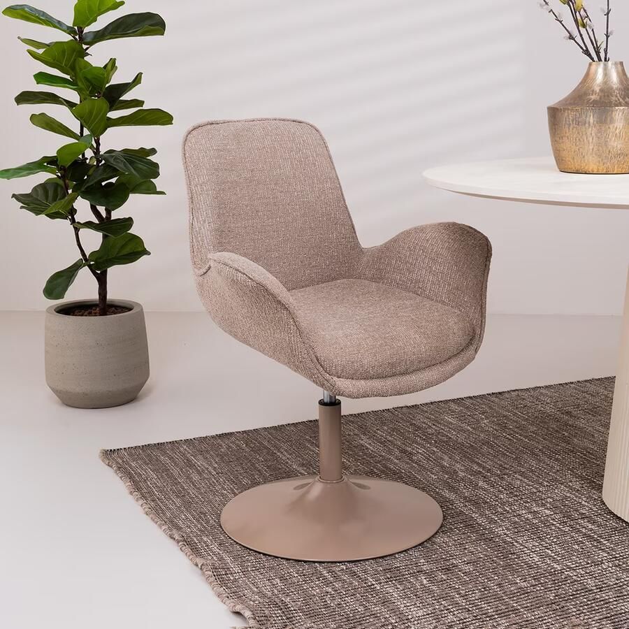 WOOOD | Marten in hoogte verstelbare eetkamerstoel zand | Zitmeubels eetkamer | Armstoel