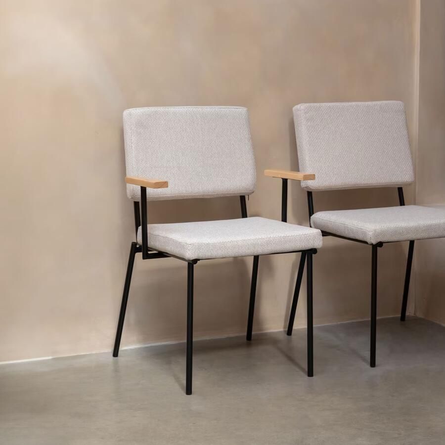 Zuiver | Armstoel Fellow Off-white | Eetkamerstoelen | Armstoel