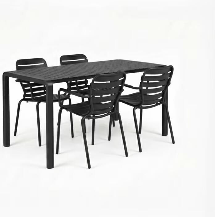 Zuiver Tuinset Vondel Met tuintafel en 4 stoelen 168 x 87cm Zwart