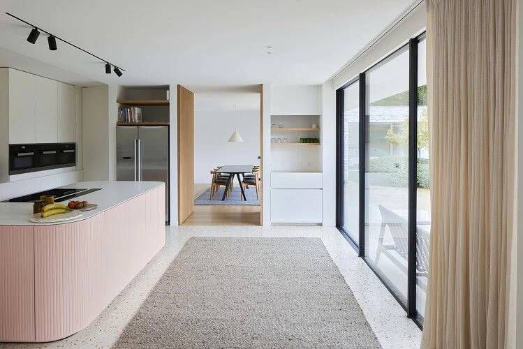 MOMO Rugs Vloerkleed Taupe 302 001 108 170x240 cm