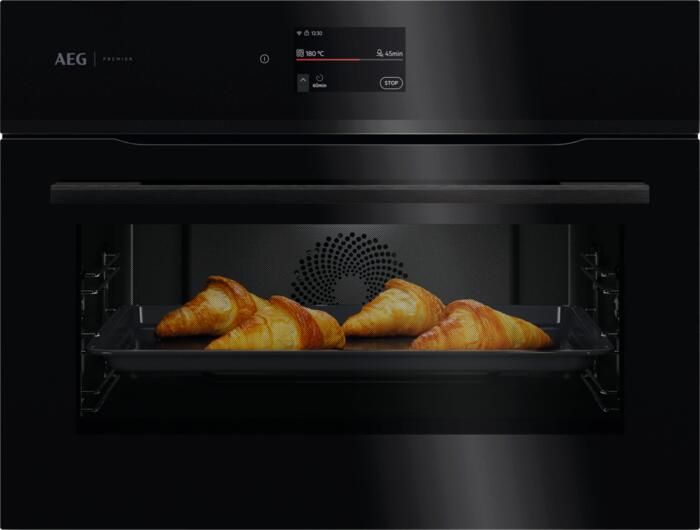 AEG 7000 MealAssist met SteamBake Heteluchtoven met stoomondersteuning met pyrolysereiniging CP7400B