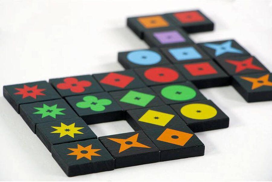 999 Games Qwirkle Bordspel Sinds 2007 meer dan 15 spellenprijzen gewonnen Familiespel Gezelschapsspel Educatief spel Kerstcadeau - Foto 3
