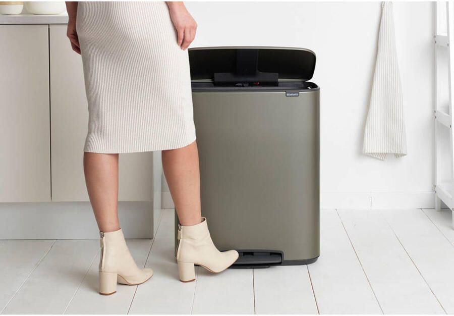 Brabantia Bo pedaalemmer 60 liter met kunststof binnenemmer Platinum - Foto 2