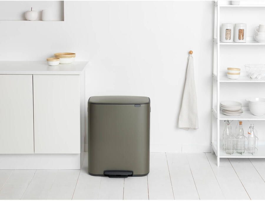 Brabantia Bo pedaalemmer 60 liter met kunststof binnenemmer Platinum